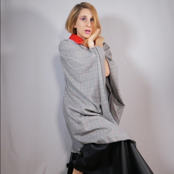 Linda Dano Cape Circa 1990s - Picture 6 of 11